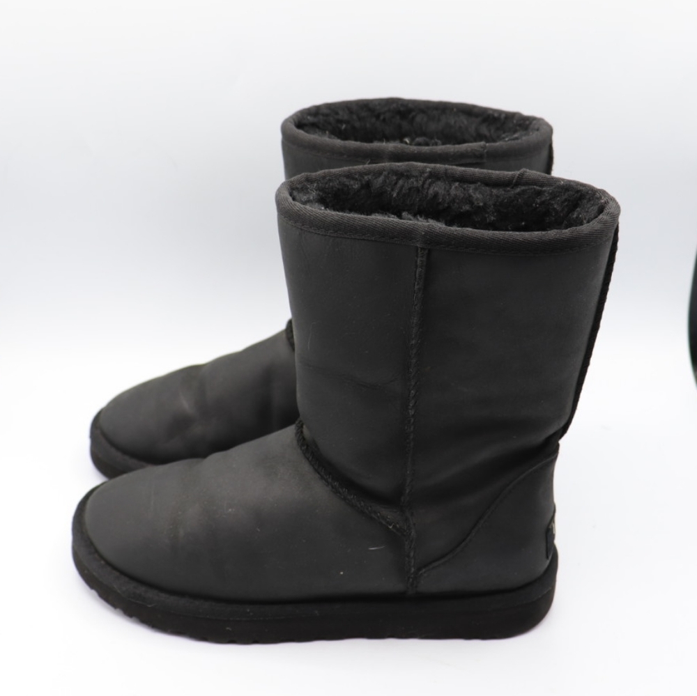UGG Australia Classic Short Water Resistant Black Leather Boots Shoes 6